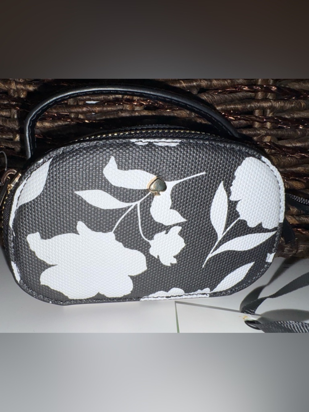 Kate Spade Black & White Floral Mini Zip Pouch / Coin Case NWT - Picture 2 of 5